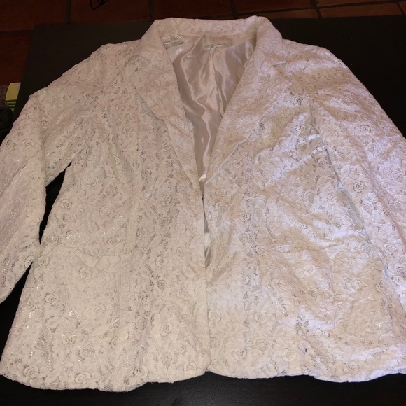 Cream Lace Forever 21 Lined Blazer, Front Pockets - Picture 2 of 11